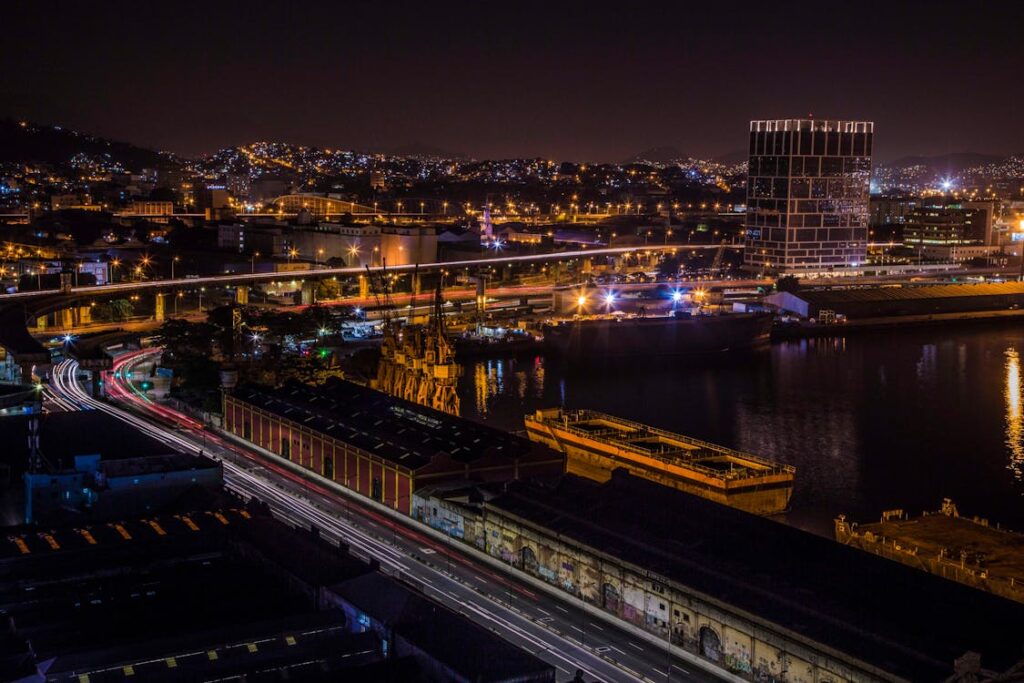 Foto mostra cidade do rio de janeiro iluminada